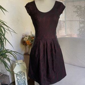 Jessica Simpson Burgundy & Black Dress